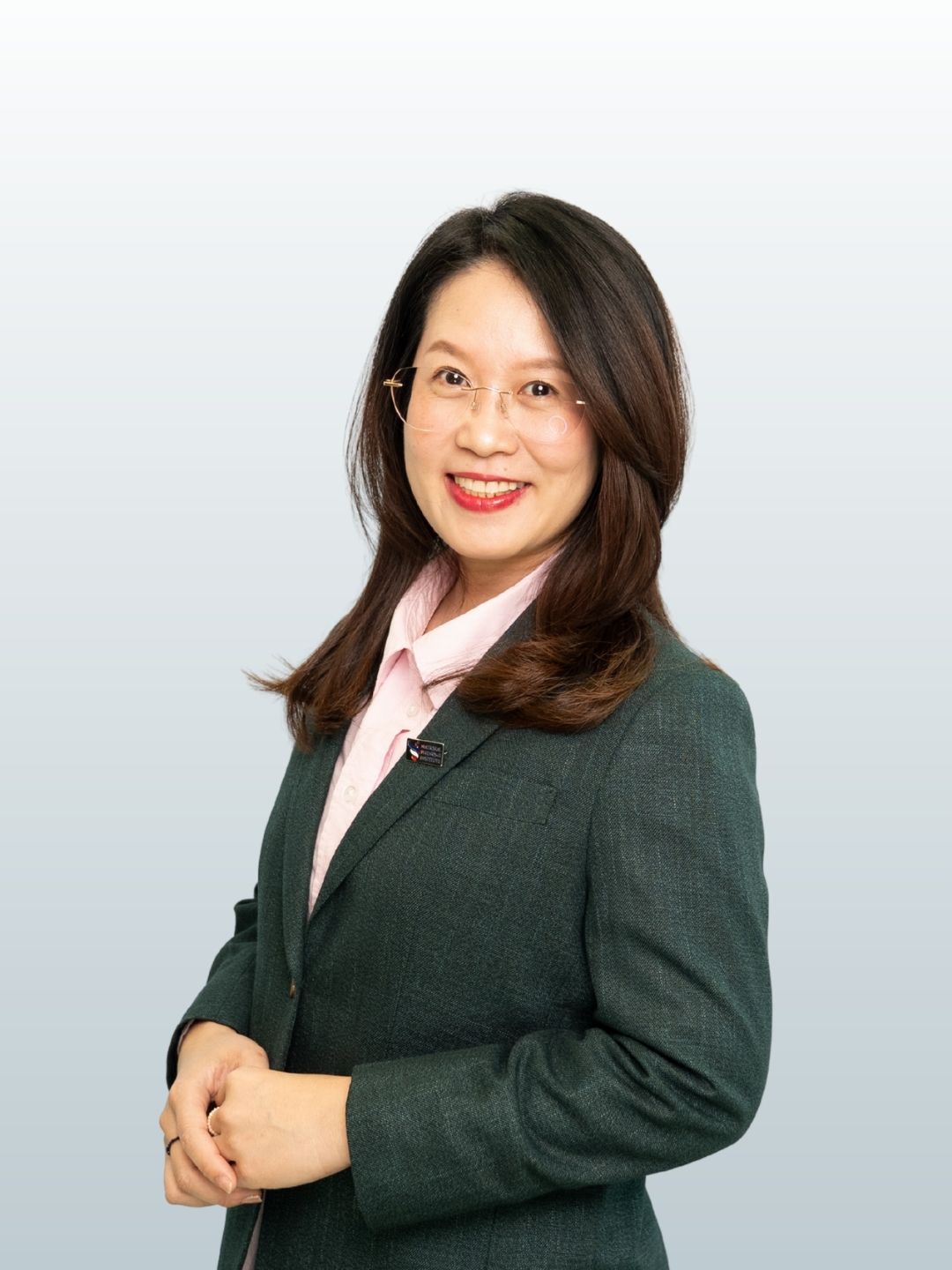 Asst.Prof.Dr. Nawarat Ekkarntrong - Assistant Director for Administration